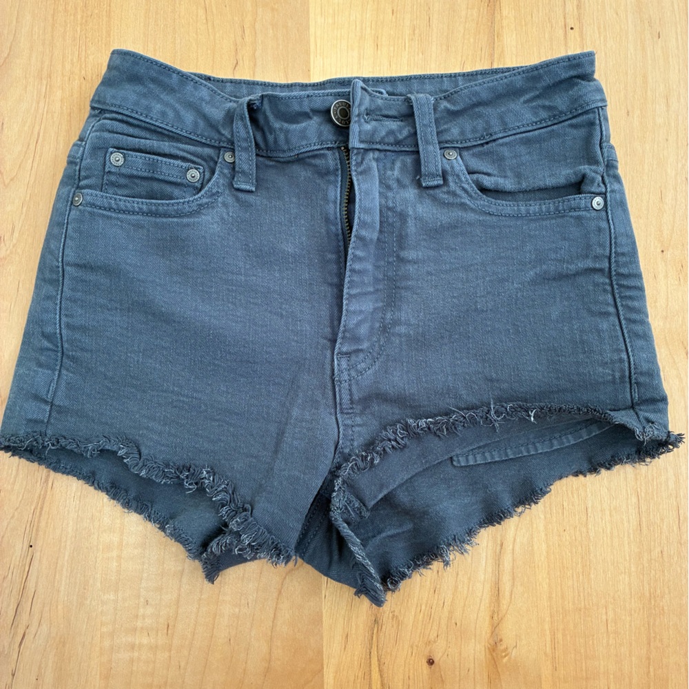 Aritzia Talula Frayed Hem Denim Shorts